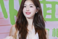 赵露思近况最新消息,新作品备受期待，人气飙升背后的故事